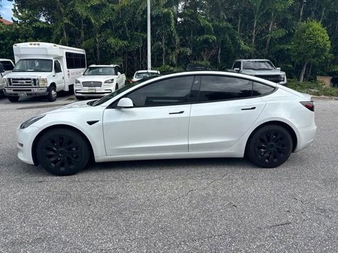Used 2021 Tesla Model 3 Standard Range Plus RWD image 4