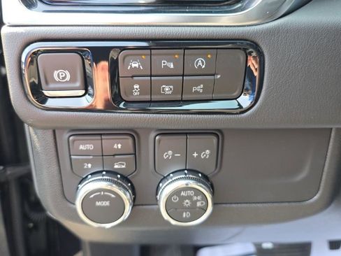 New 2026 GMC Yukon Denali AWD/4WD image 15