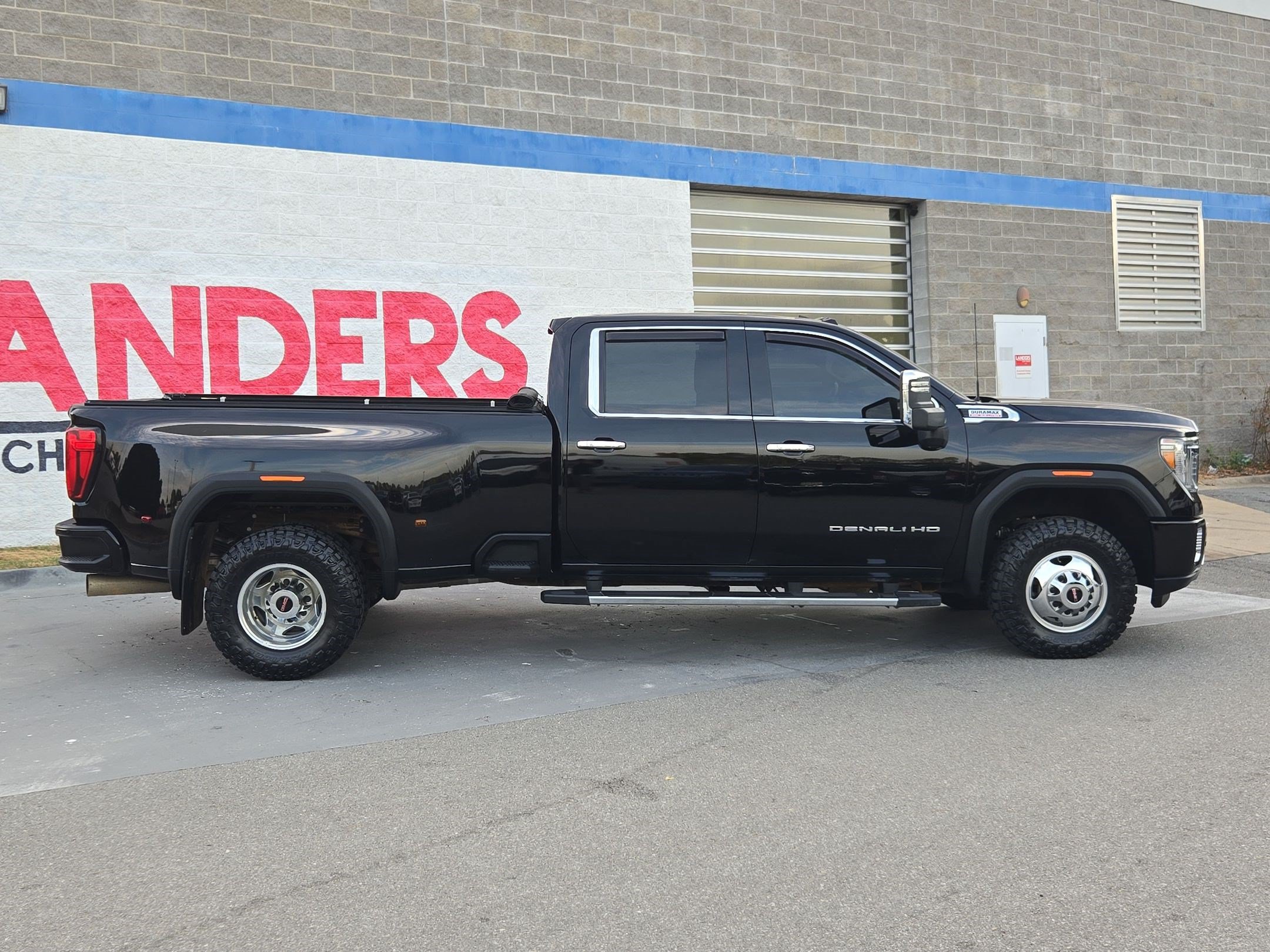 Used 2020 GMC Sierra 3500 Denali w/ Denali Ultimate Package AWD/4WD image 8