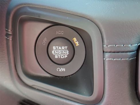 Used 2026 Jeep Wrangler Unlimited Rubicon AWD/4WD image 25