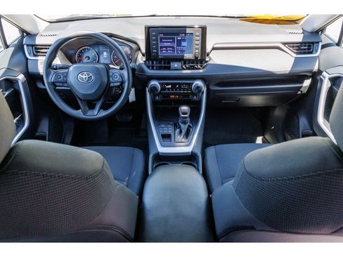 Used 2021 Toyota RAV4 LE AWD/4WD image 12