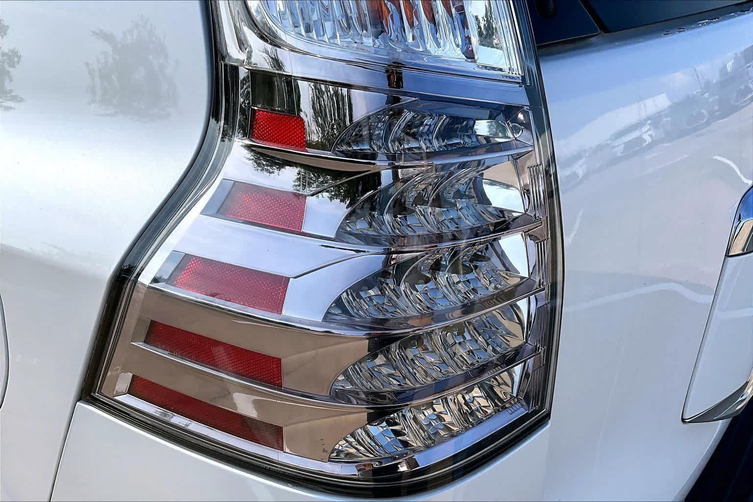 Used 2017 Lexus GX 460 Premium AWD/4WD image 29