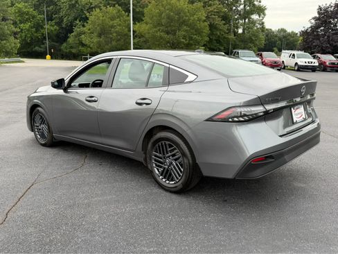 Used 2026 Nissan Sentra SV w/ Floor Mat Package FWD image 7