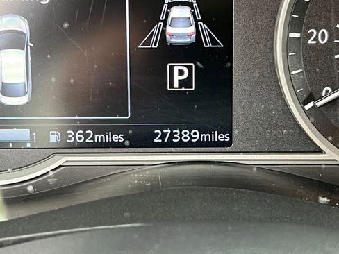 Used 2025 Nissan Versa SV image 36