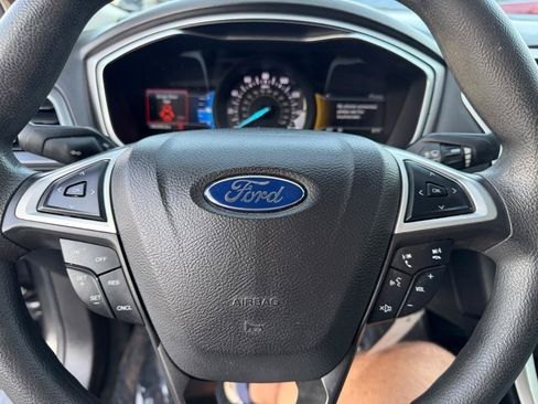 Used 2016 Ford Fusion SE FWD image 33