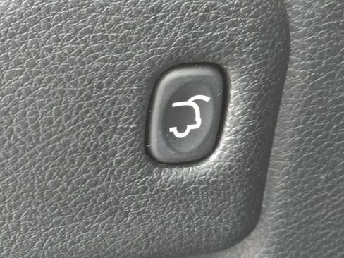 Used 2018 Jeep Grand Cherokee Limited image 20