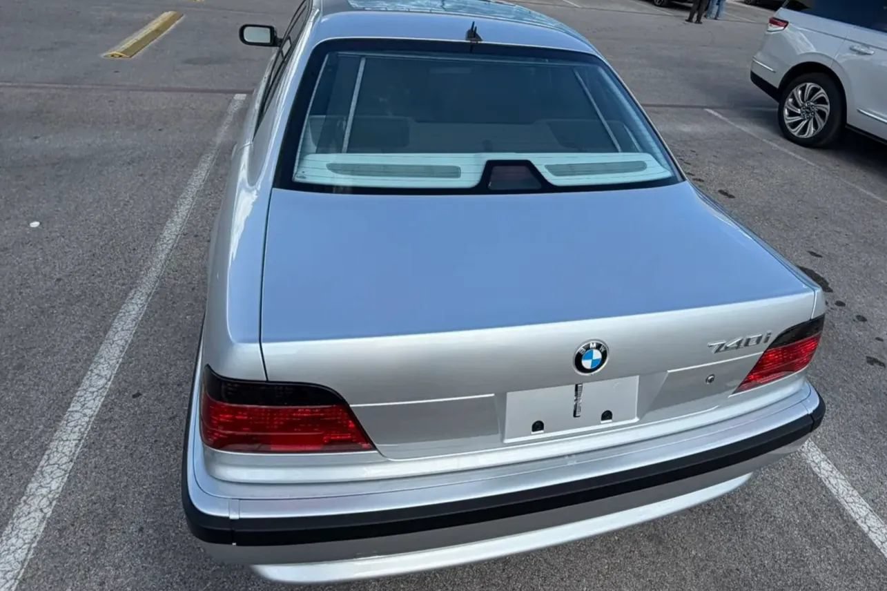 Used 2001 BMW 740i RWD image 21