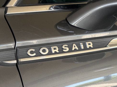 Used 2021 Lincoln Corsair FWD w/ Premium Package image 11