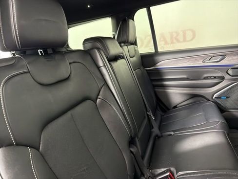 Used 2022 Jeep Grand Cherokee L Overland AWD/4WD image 18