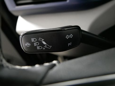 Certified 2023 Volkswagen Taos SE image 32