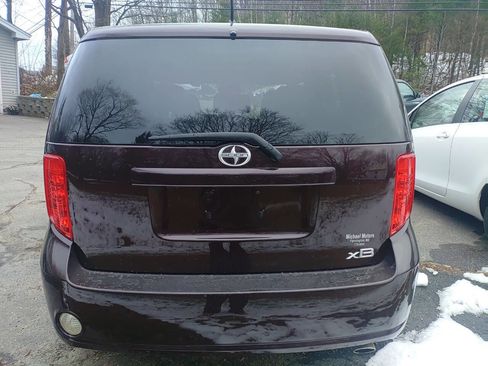 Used 2010 Scion xB image 5