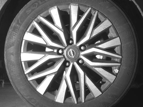 Used 2025 Nissan Altima 2.5 SV FWD image 13