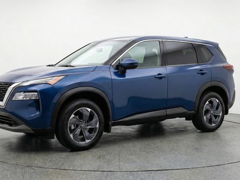 Used 2025 Nissan Rogue SV FWD image 3