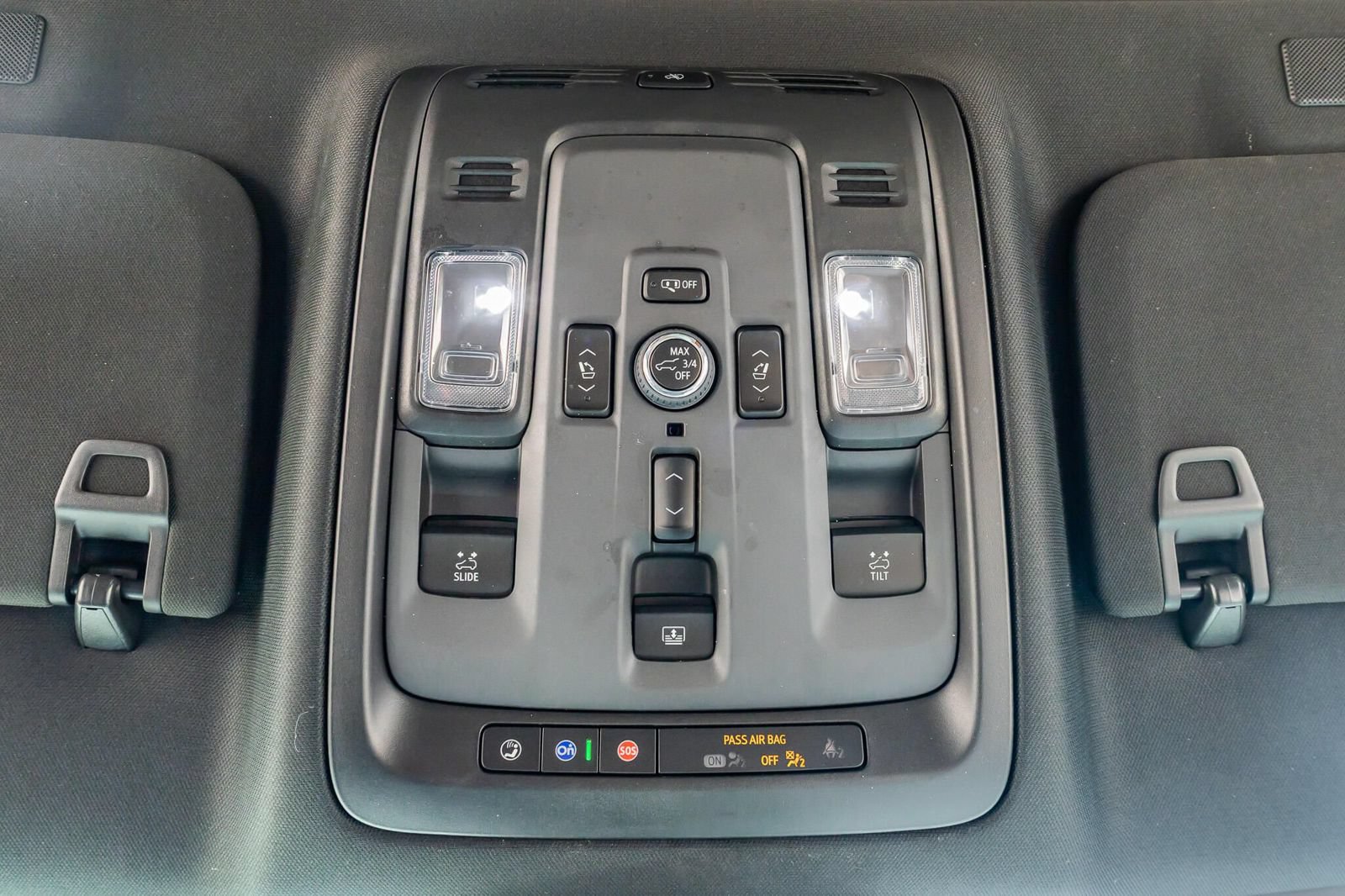 Used 2025 GMC Yukon Denali Ultimate AWD/4WD image 29