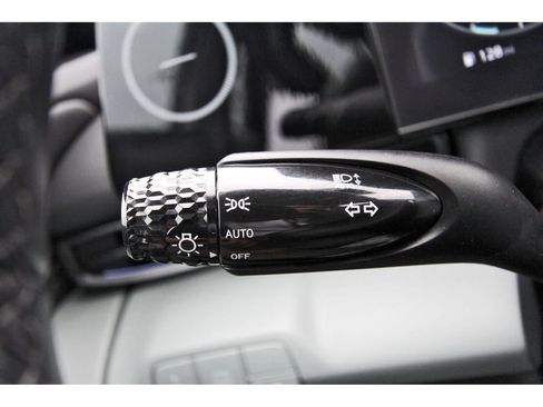 Used 2024 Hyundai Elantra Limited image 22