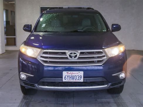 Used 2013 Toyota Highlander SE image 2