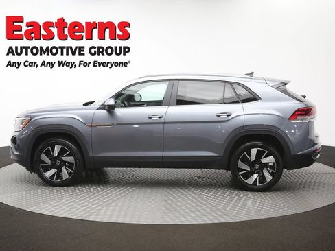 Used 2024 Volkswagen Atlas Cross Sport SE FWD image 57
