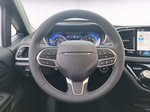 New 2027 Chrysler Pacifica Select w/ Family Tech Group AWD/4WD image 12
