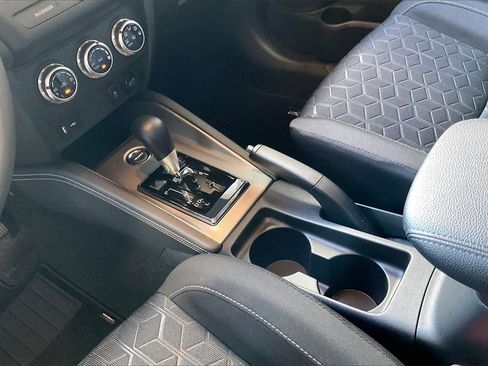 Used 2025 Mitsubishi Outlander Sport ES image 11