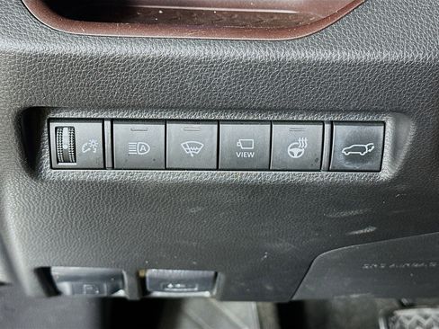 Used 2020 Toyota RAV4 Limited image 17