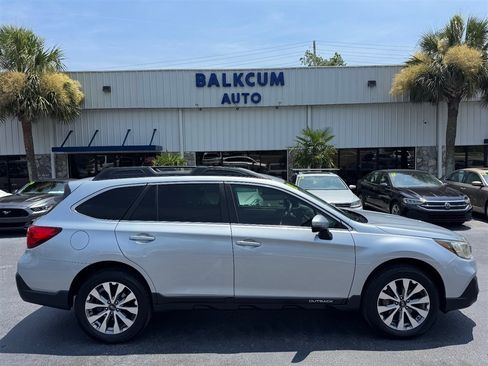 Used 2019 Subaru Outback 2.5i Premium AWD/4WD image 1