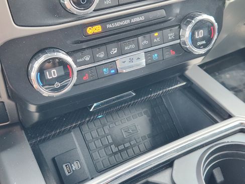 Used 2022 Ford F350 Platinum AWD/4WD image 19