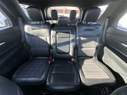 Used 2025 Ford Explorer ST-Line image 22