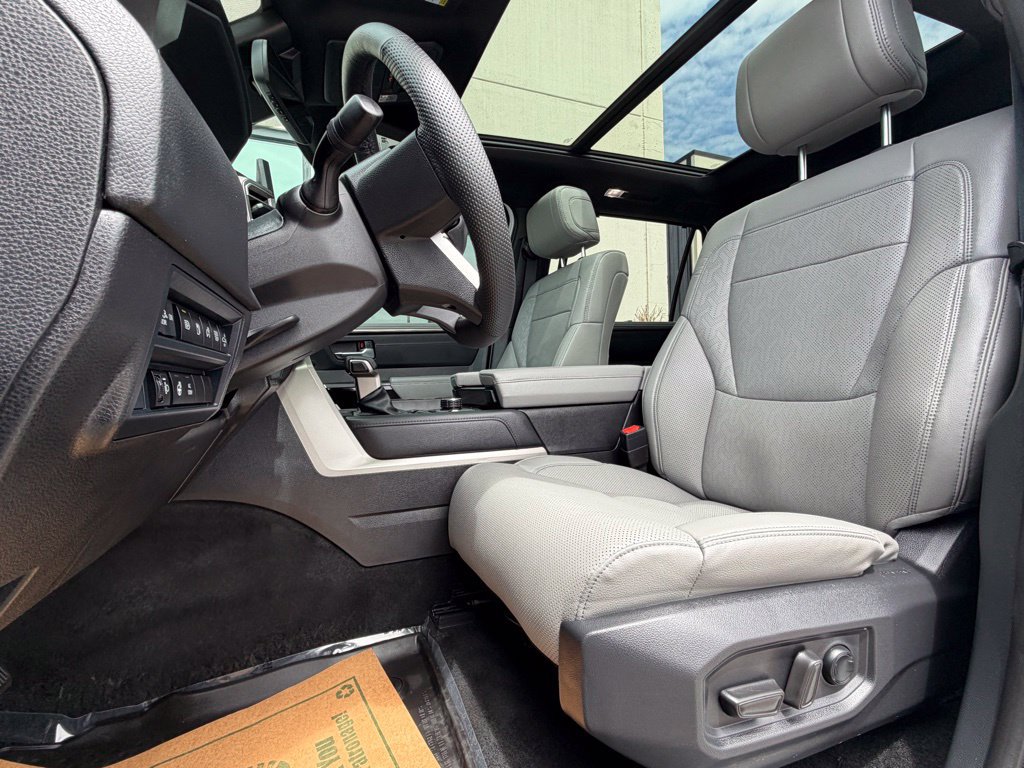 Used 2025 Toyota Sequoia Limited AWD/4WD image 11