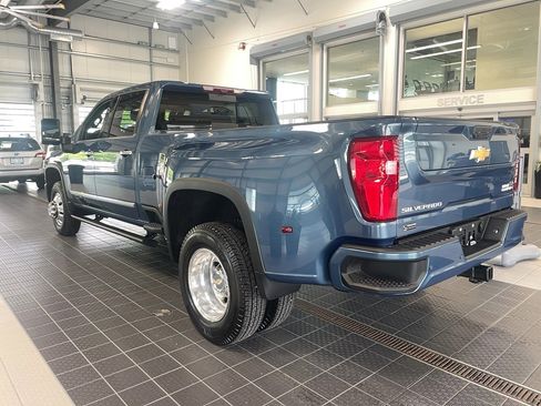 Used 2024 Chevrolet Silverado 3500 High Country w/ Technology Package image 17
