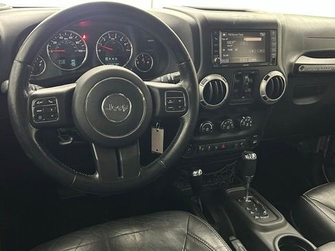 Used 2015 Jeep Wrangler Unlimited Sahara w/ Connectivity Group image 25