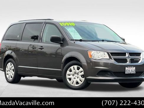 Used 2018 Dodge Grand Caravan SE w/ UConnect Hands-Free Group image 1