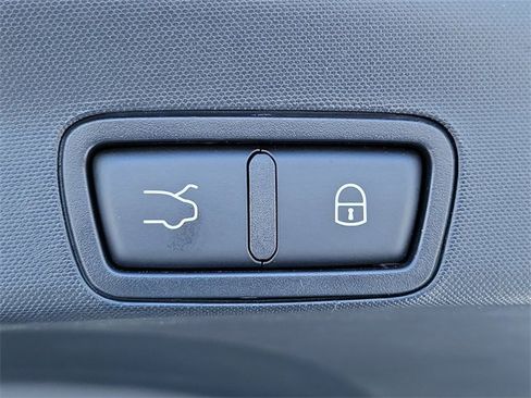 Used 2023 Alfa Romeo Stelvio Veloce image 13