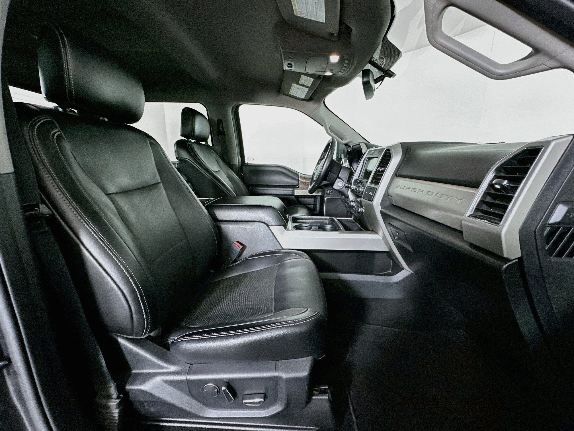 Used 2019 Ford F250 Lariat w/ Lariat Value Package AWD/4WD image 30