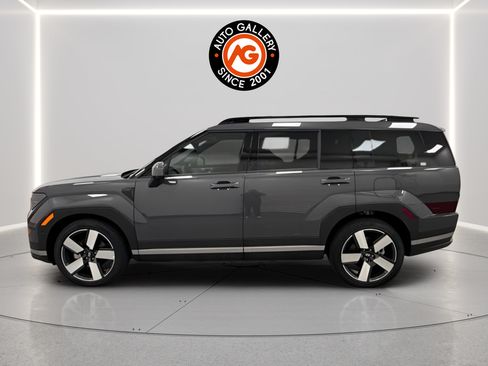 Used 2025 Hyundai Santa Fe Limited FWD image 6