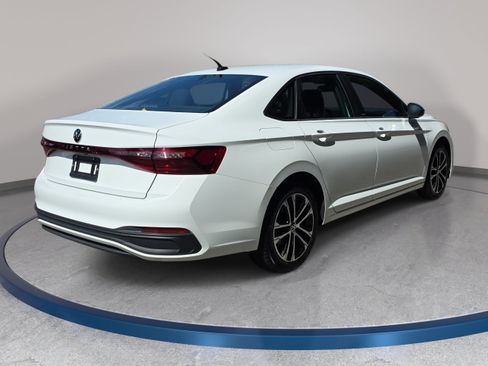 Used 2025 Volkswagen Jetta Sport FWD image 5