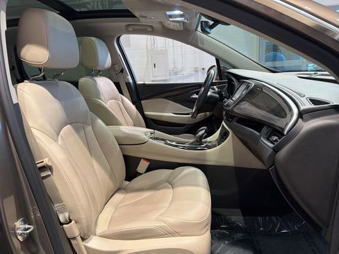 Used 2019 Buick Envision Essence image 30