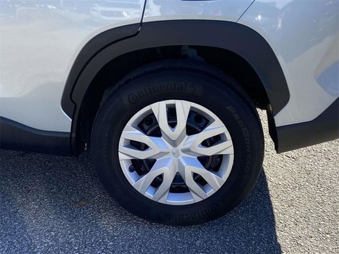 Used 2023 Toyota Corolla Cross L image 8