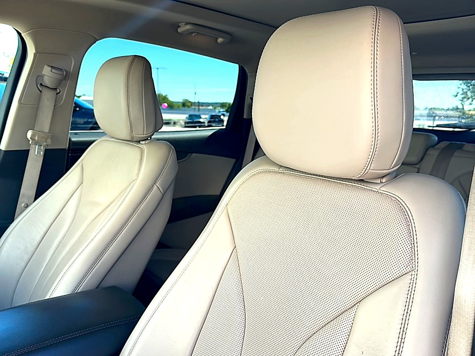 Used 2020 Lincoln Nautilus Reserve FWD image 7