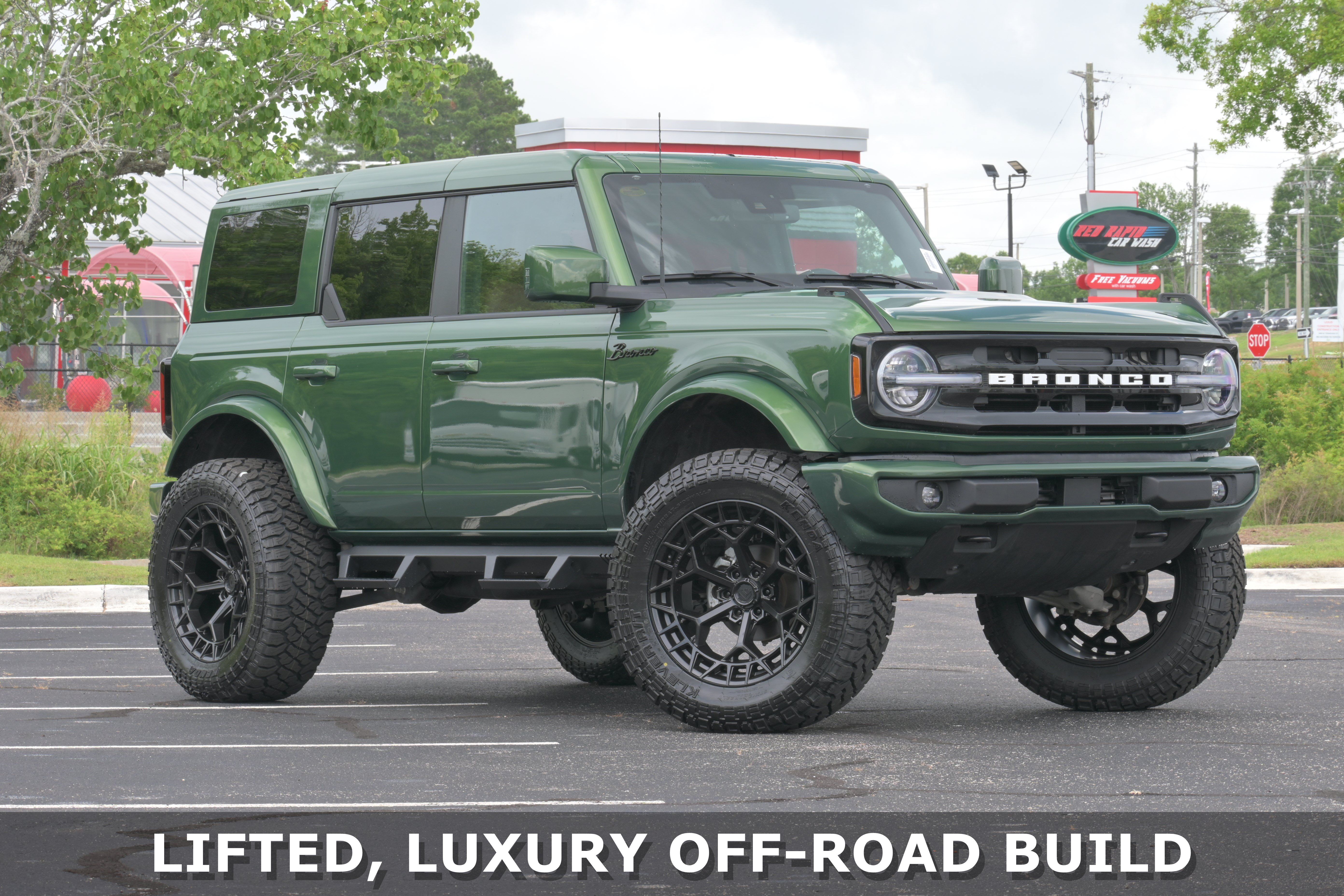 Used 2025 Ford Bronco Outer Banks AWD/4WD image 2