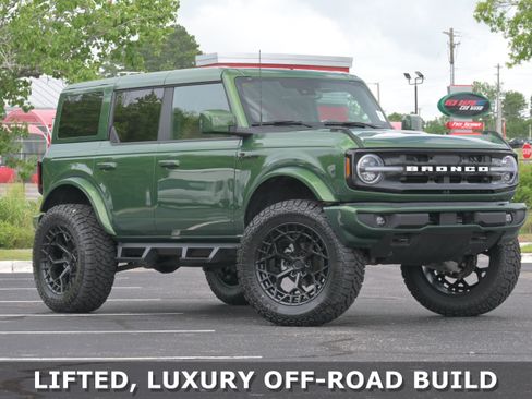 Used 2025 Ford Bronco Outer Banks AWD/4WD image 2