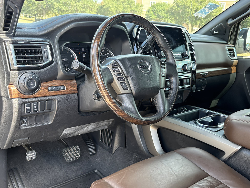 Used 2021 Nissan Titan Platinum Reserve AWD/4WD image 11