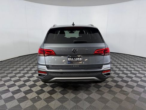 Used 2023 Volkswagen Taos SE w/ Panoramic Sunroof Package FWD image 8