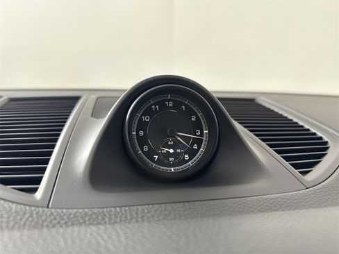 Certified 2023 Porsche Macan S image 29
