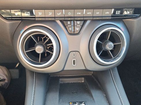 Used 2024 Chevrolet Blazer LT w/ Convenience Package FWD image 19