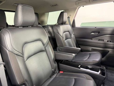 Used 2022 Nissan Pathfinder SL w/ SL Premium Package image 33