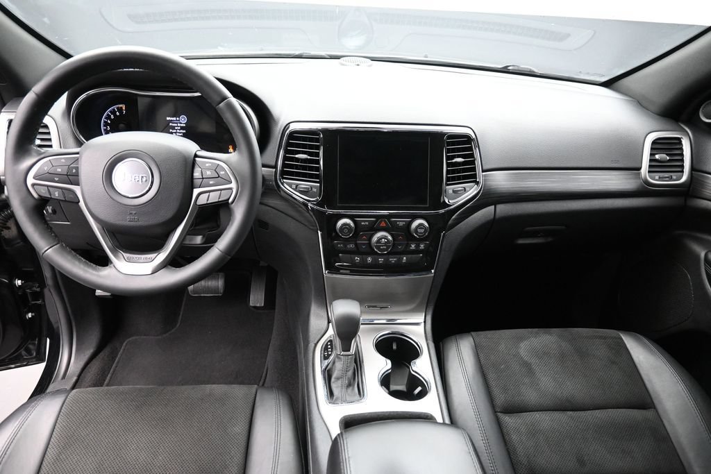 Used 2019 Jeep Grand Cherokee Altitude RWD image 12