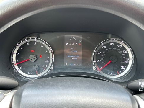 Used 2022 Toyota Highlander L image 25