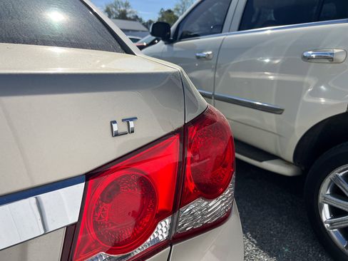 Used 2016 Chevrolet Cruze LT image 5