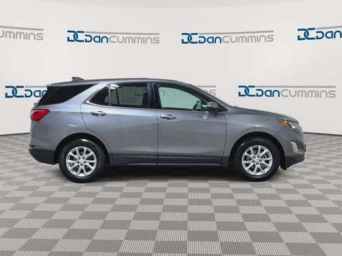 Used 2018 Chevrolet Equinox LT FWD image 9