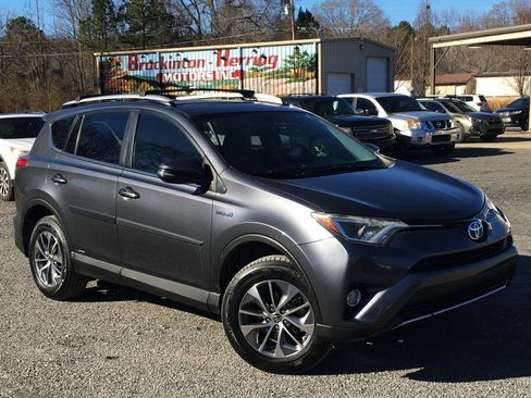Used 2016 Toyota RAV4 XLE AWD/4WD image 8